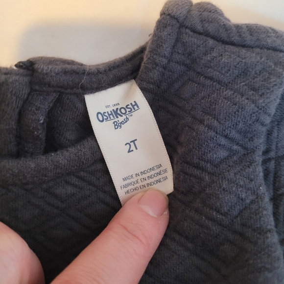 4/$10 Oshkosh B'gosh Dark Gray Textured Dress Size 2T - Picture 3 of 3
